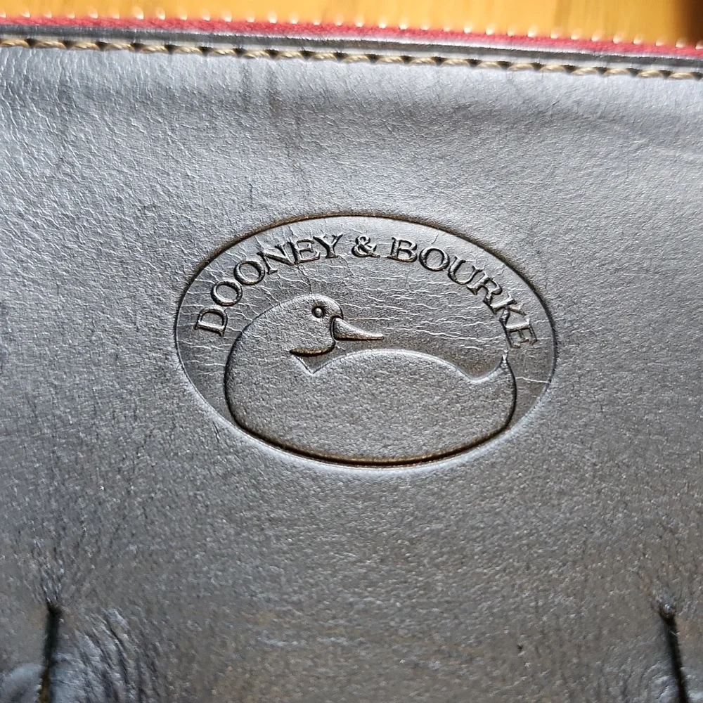 Dooney & Bourke Large Satchel - Picture 4 of 16